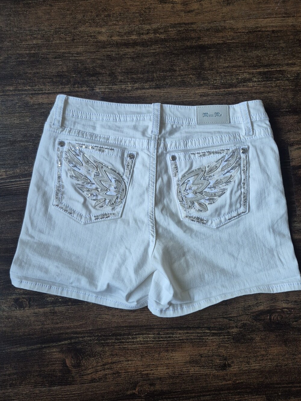 Miss Me Angel Wings Embellished White Mid Rise Shorts Size 34